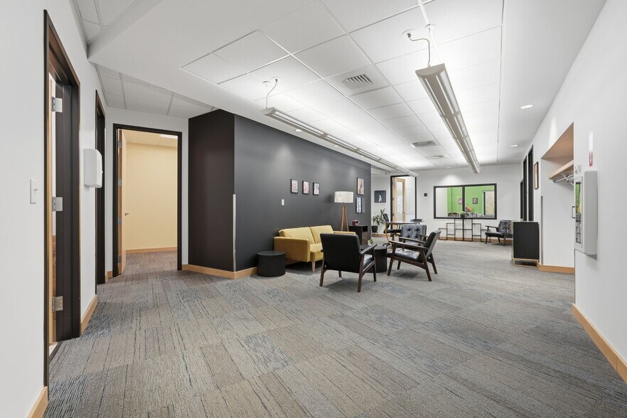 More Photos Of 100 University Dr, Amherst Medical For Lease