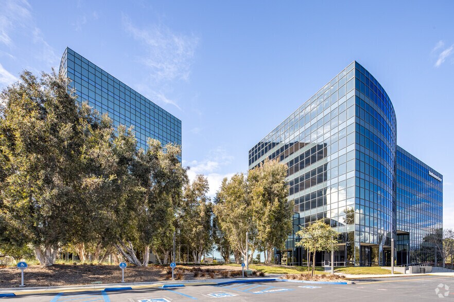 More Photos Of 5000 Birch St, Newport Beach Office For Lease