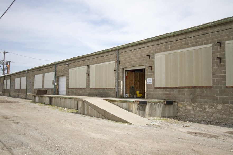 More Photos Of 1534 Burlington St, North Kansas City Warehouse For Lease