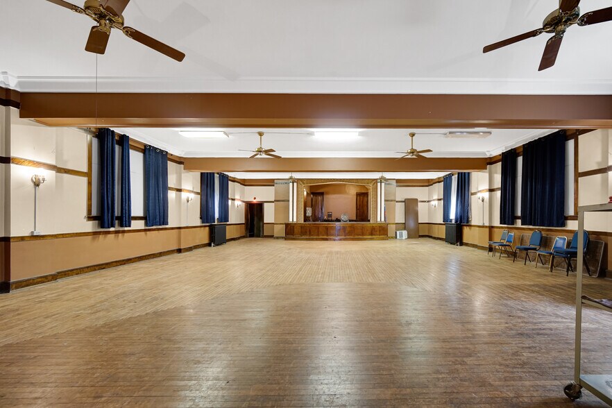 More Photos Of 512 Temple St, Whiting Specialty For Sale