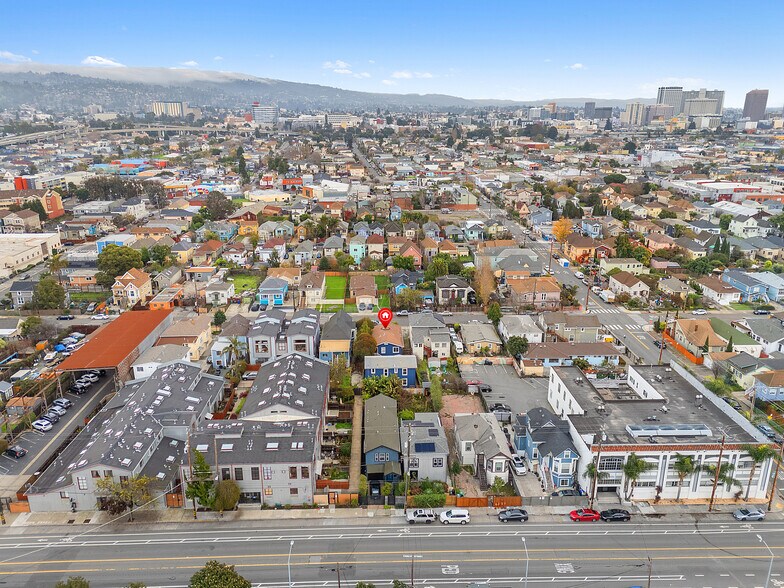 More Photos Of 3031 Chestnut St, Oakland Multifamily For Sale