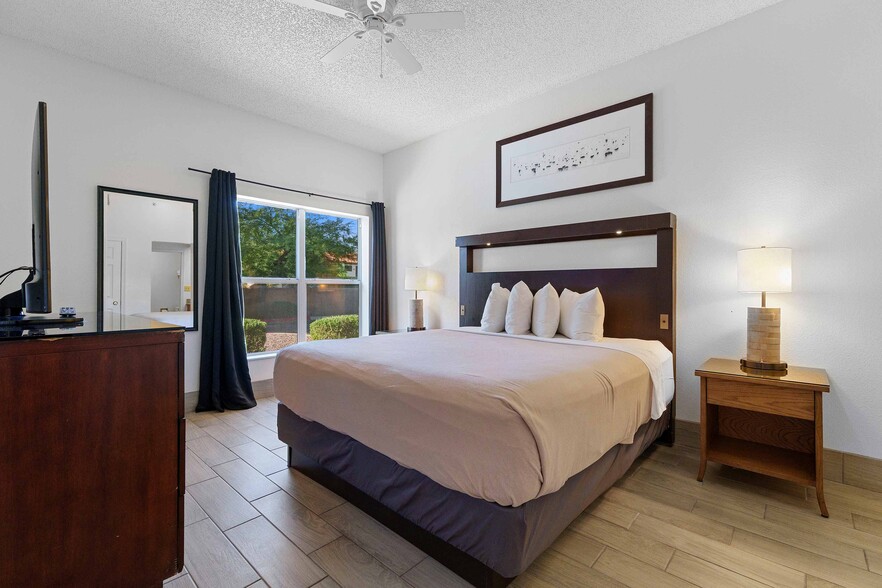 More Photos Of 9880 N Scottsdale Rd, Scottsdale Hospitality For Lease