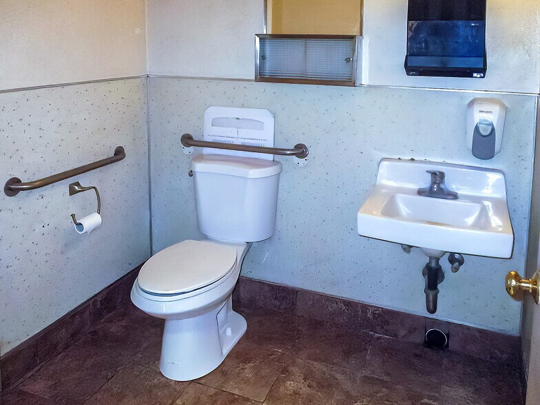 More Photos Of 12561-12563 Persing Dr, Whittier Showroom For Sale