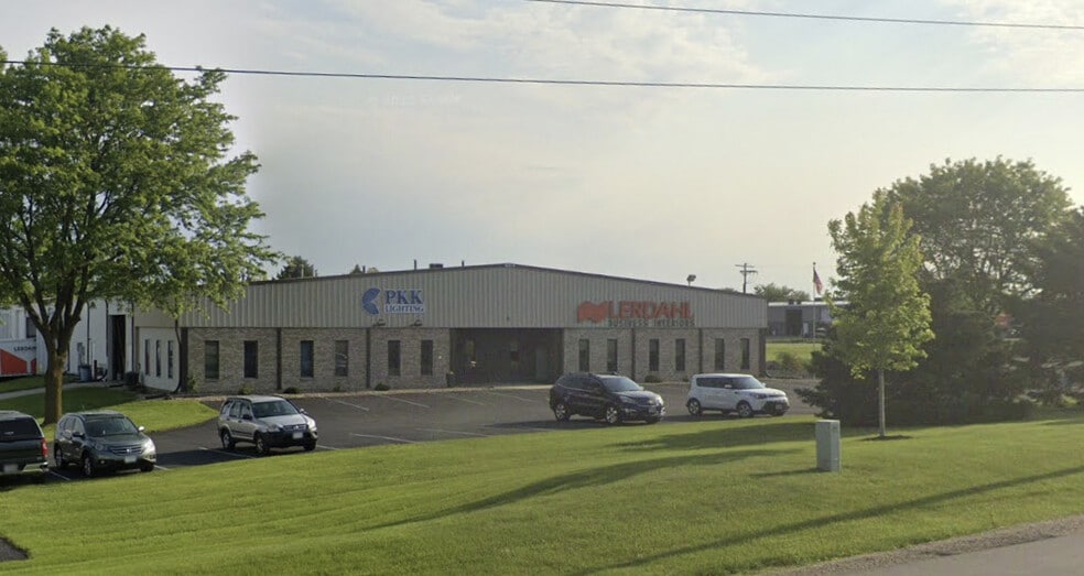 Primary Photo Of 7182 US Highway 14, Middleton Showroom For Lease