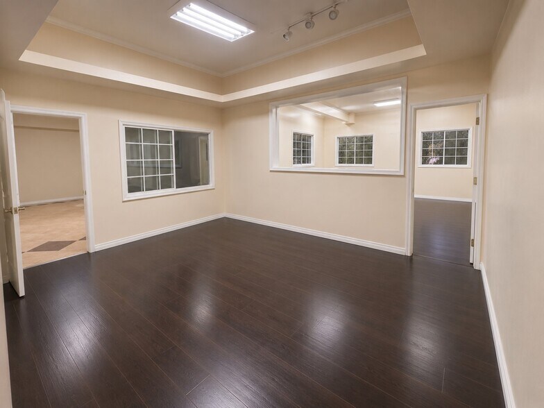 More Photos Of 4008-4014 Jefferson Blvd, Los Angeles Manufacturing For Lease