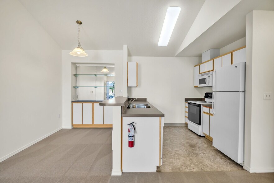 More Photos Of 2211 McKinney Ln, Lebanon Apartments For Sale