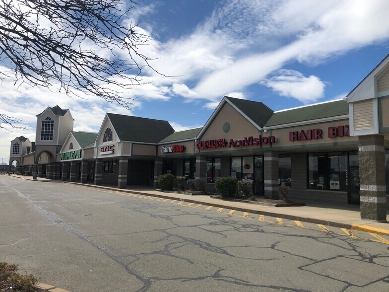 More Photos Of 1-42 Fairhaven Commons Way, Fairhaven Unknown For Lease