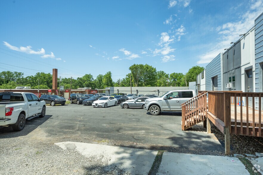 More Photos Of 872 W Main St, Spartanburg Light Manufacturing For Sale