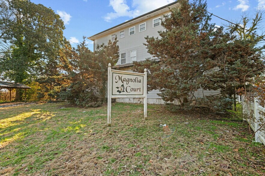 More Photos Of 301 S Magnolia St, Maryville Multifamily For Sale