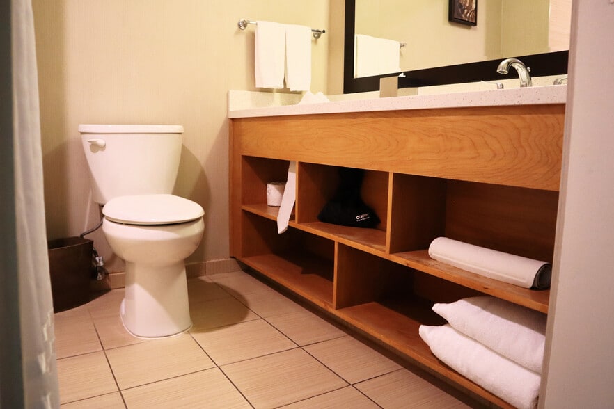 More Photos Of 2800 Via Cabrillo Marina, San Pedro Hotel For Sale