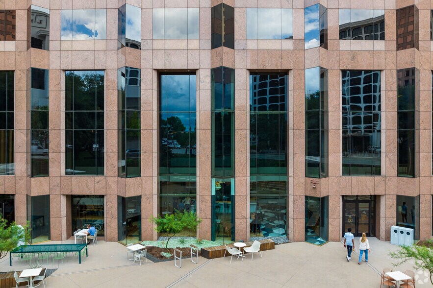 More Photos Of 111 Congress Ave, Austin Office For Lease
