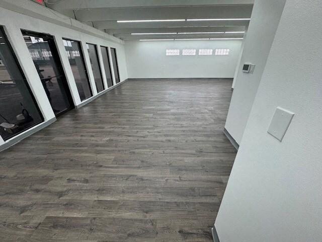 More Photos Of 5930 Star Ln, Houston General Retail For Lease