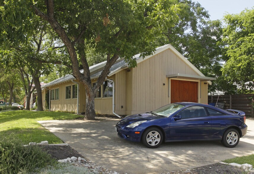 More Photos Of 1100 W 41st St, Austin Office For Lease