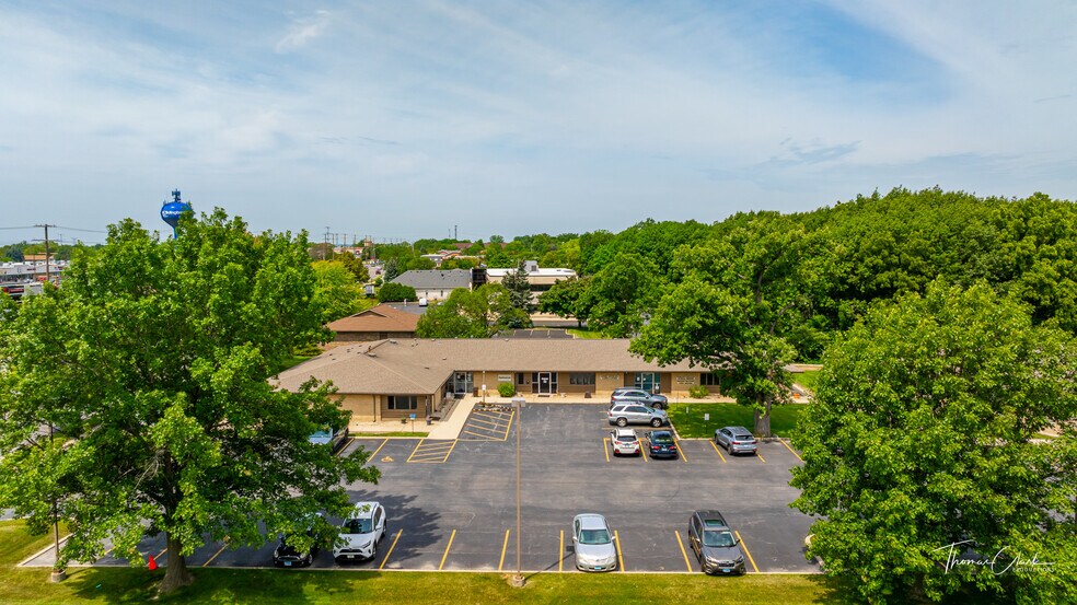 More Photos Of 402 W Boughton Rd, Bolingbrook Medical For Lease