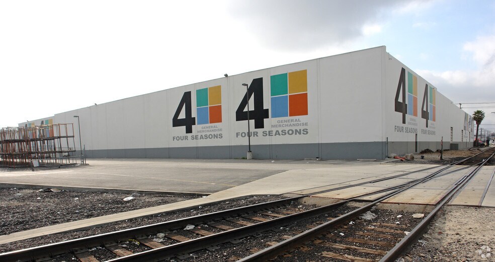 More Photos Of 2801 E Vernon Ave, Vernon Warehouse For Lease