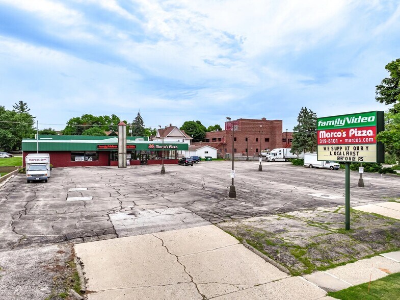 More Photos Of 112 W Maple Ave, Beaver Dam Freestanding For Lease