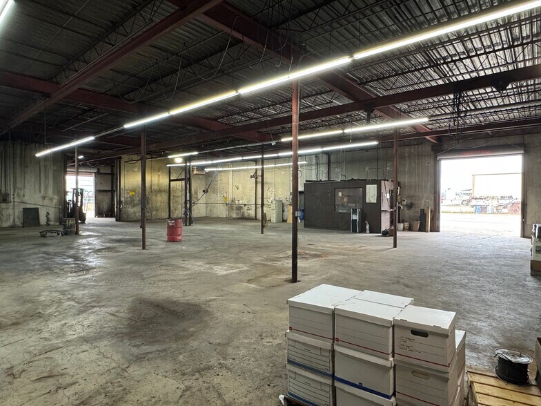 More Photos Of 5858 Bicentennial St, San Antonio Service For Lease
