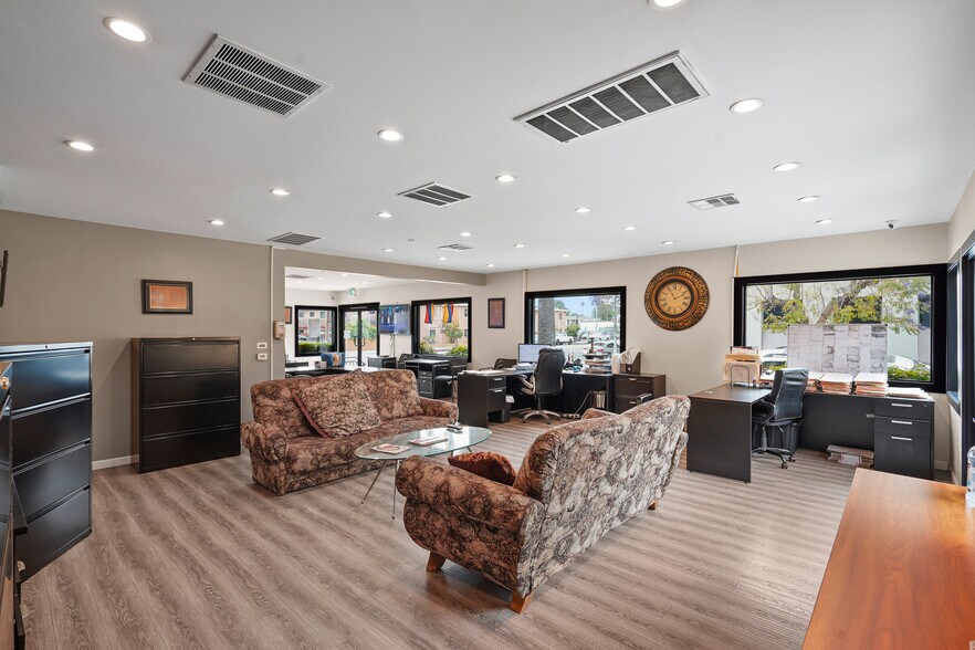 More Photos Of 7700 S Broadway, Los Angeles Office For Sale