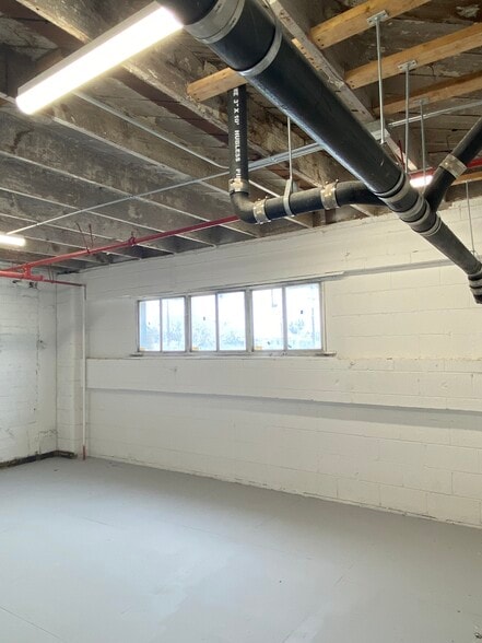 More Photos Of 901 E 31st St, Los Angeles Manufacturing For Lease