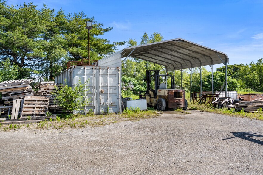 More Photos Of 2946 State Highway V, Matthews Warehouse For Sale