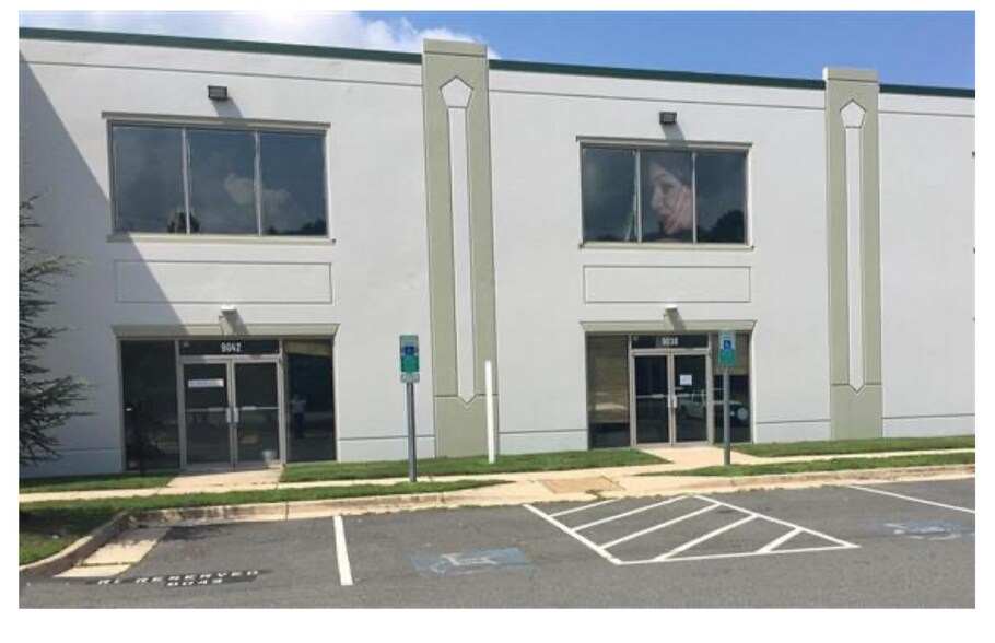 More Photos Of 9042 Hornbaker Rd, Manassas Industrial For Lease