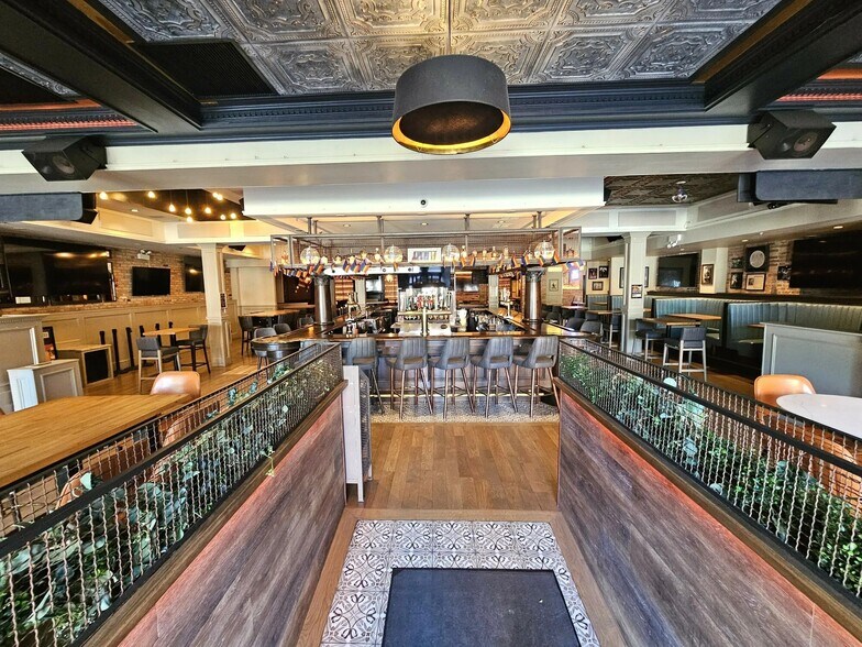 More Photos Of 1525 N Wells St, Chicago Storefront For Lease