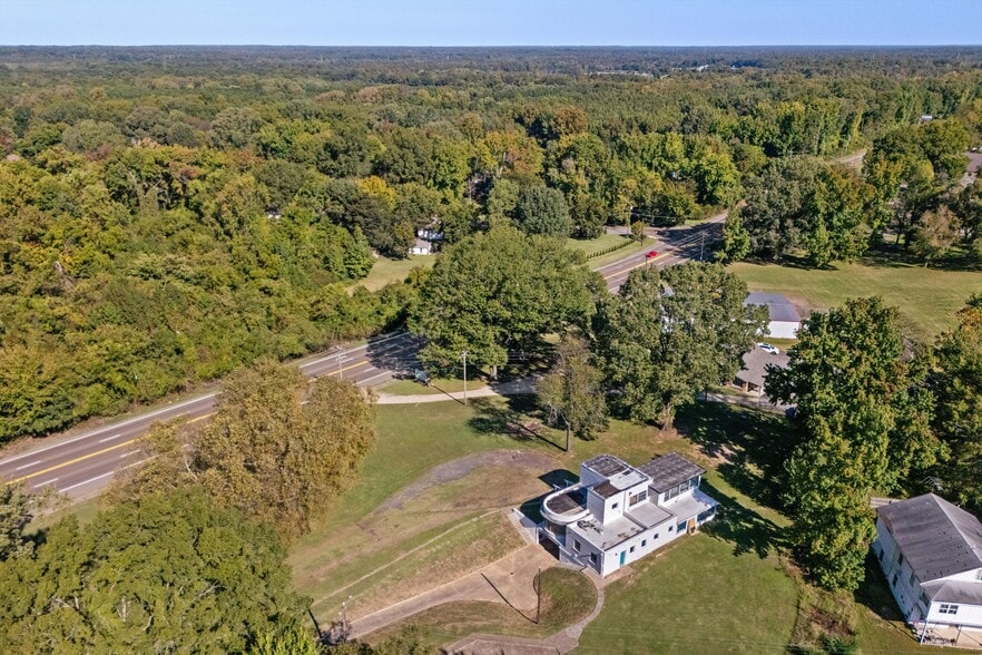 More Photos Of 3590 Thomas St, Memphis Office For Sale