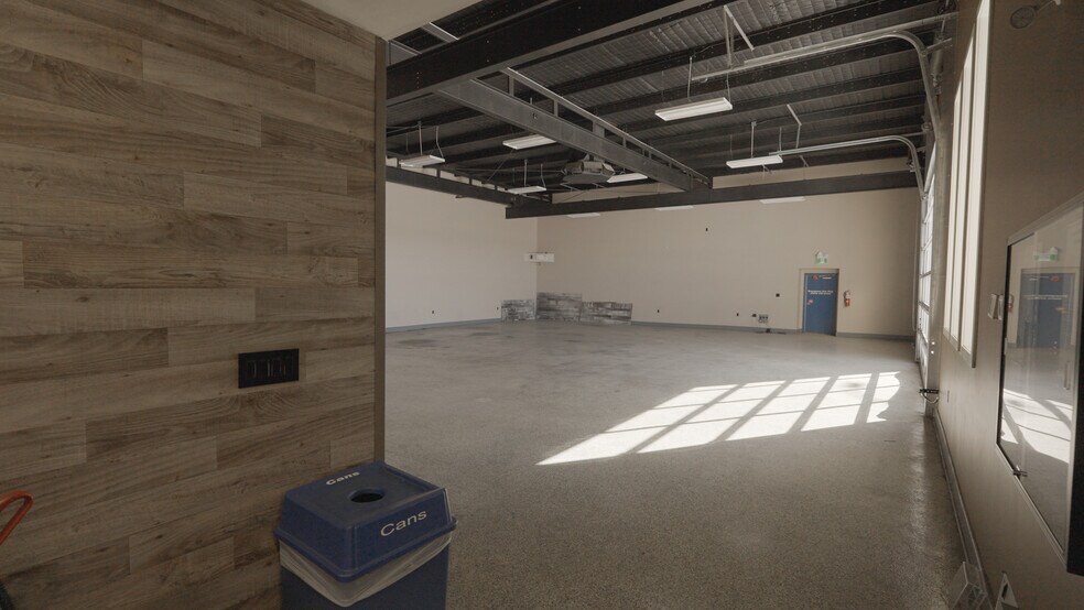 More Photos Of 135 York Street E St, Yorkton Warehouse For Sale