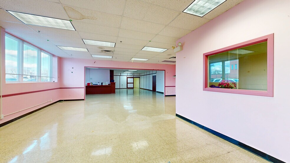 More Photos Of 951 S 13th St, Harrisburg Light Manufacturing For Sale