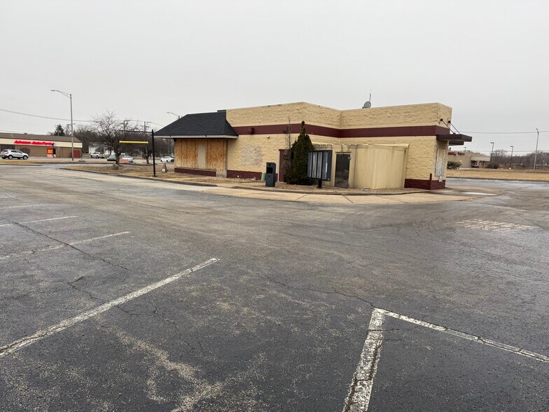 More Photos Of 2707 E Sauk Trl, Chicago Heights Fast Food For Sale