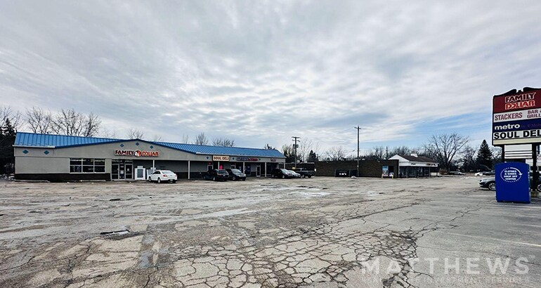 More Photos Of 23098-23176 Emery Rd, Warrensville Heights General Retail For Lease