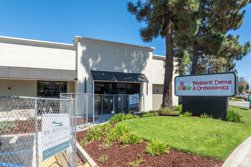 More Photos Of 227 E Betteravia Rd, Santa Maria General Retail For Lease