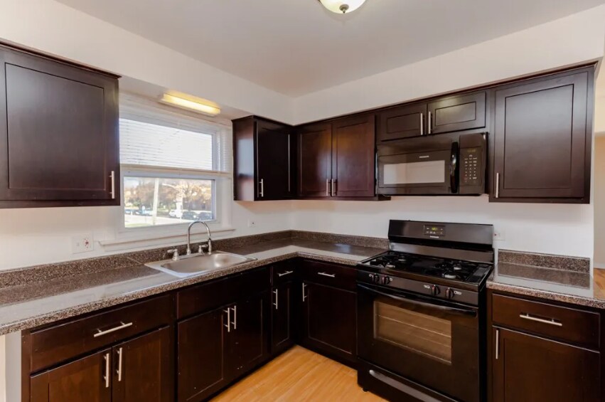 More Photos Of 7906 S Wabash Ave, Chicago Apartments For Sale