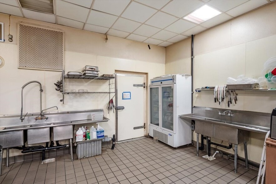 More Photos Of 113 W Grand Ave, Escondido Restaurant For Sale