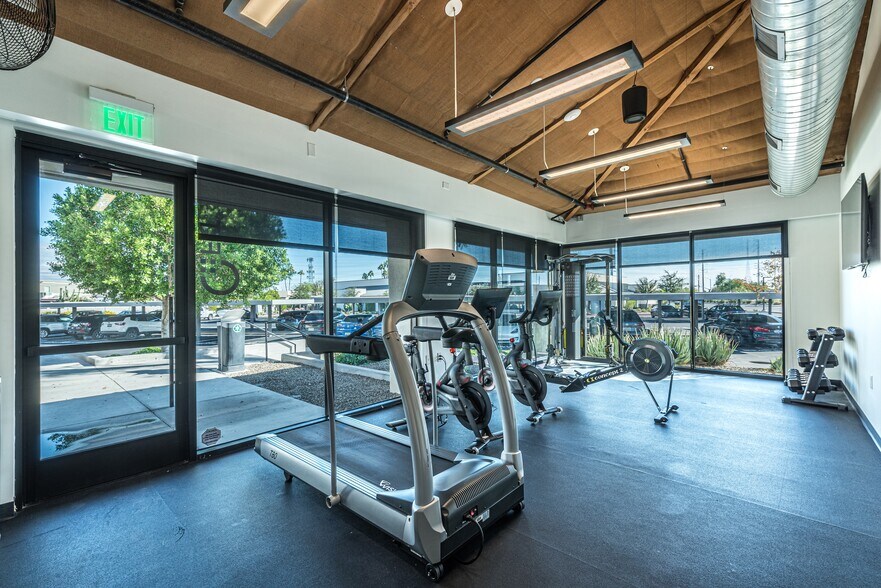 More Photos Of 6320 E Thomas Rd, Scottsdale Unknown For Lease