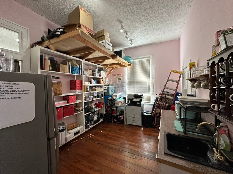 More Photos Of 458 America St, Baton Rouge Medical For Sale