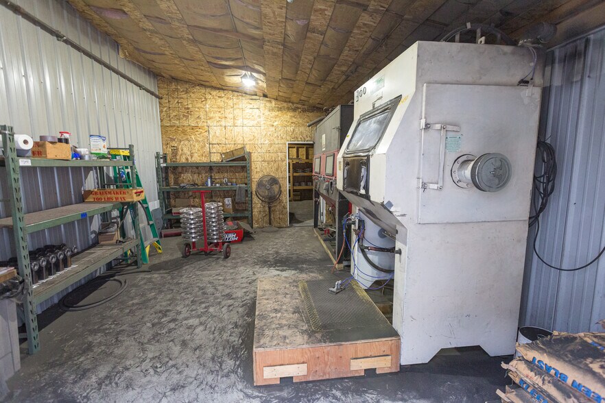 More Photos Of 497 Stevensville Airport Rd, Stevensville Warehouse For Sale