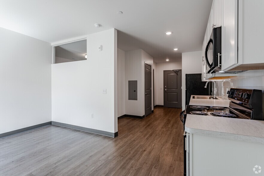 More Photos Of 366 E Broad St, Columbus Apartments For Lease