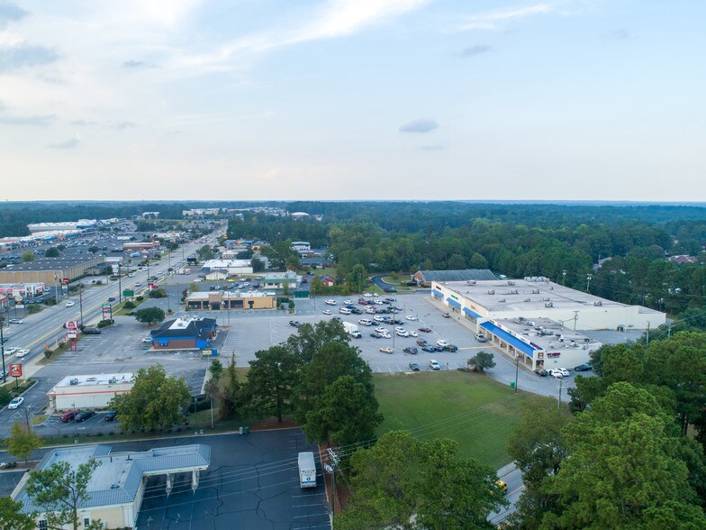 More Photos Of 3616-3650 Ramsey St, Fayetteville Freestanding For Lease