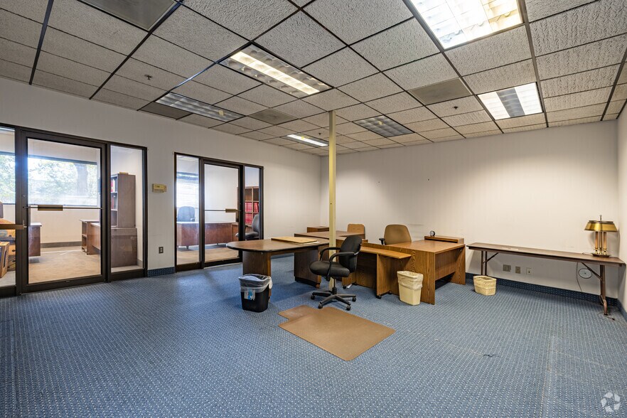 More Photos Of 100 Valley Rd, Mount Arlington Unknown For Lease