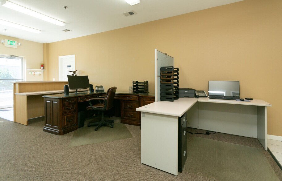 More Photos Of 11811 Upham St, Broomfield Warehouse For Lease