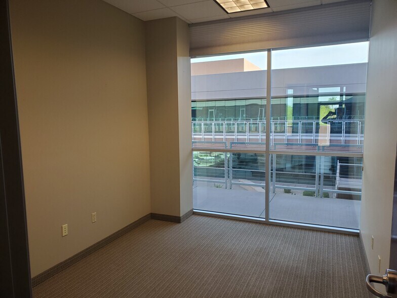 More Photos Of 9590 E Ironwood Square Dr, Scottsdale Coworking Space