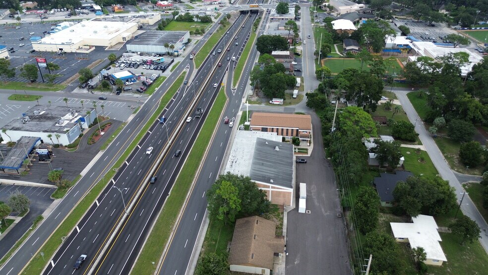 More Photos Of 6612 Arlington Expy, Jacksonville Schools For Lease