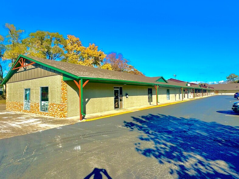 More Photos Of 1220 Richards St, Joliet General Retail For Lease