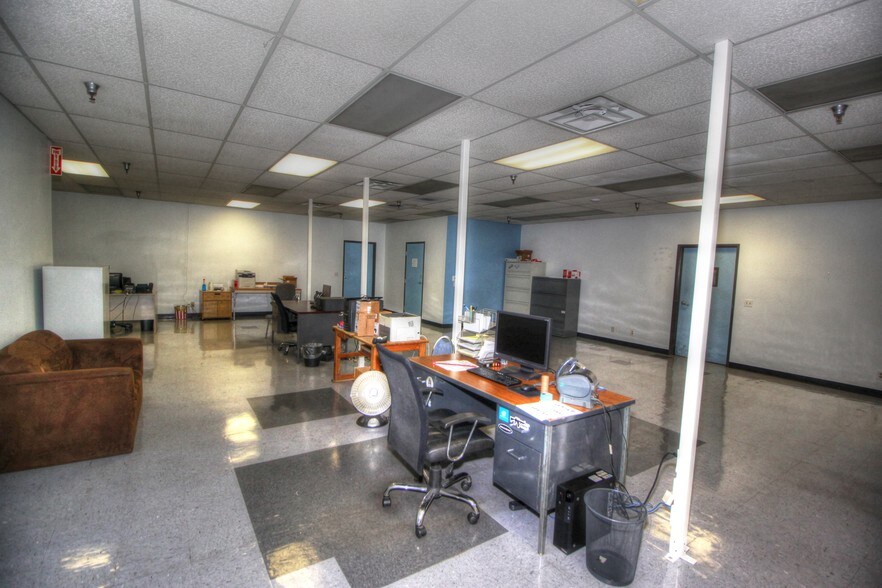 More Photos Of 601 S Dupont Ave, Ontario Warehouse For Sale