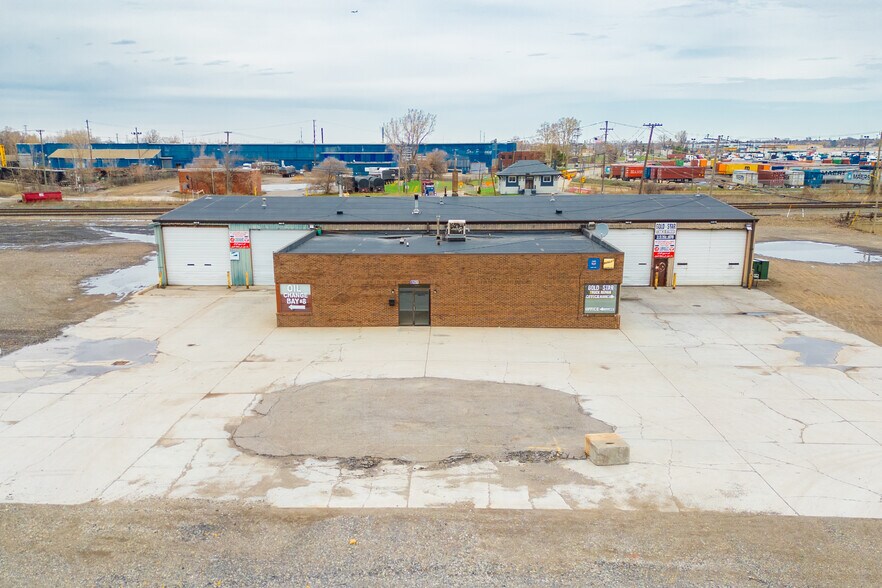 More Photos Of 3969 Wyoming St, Dearborn Truck Terminal For Lease