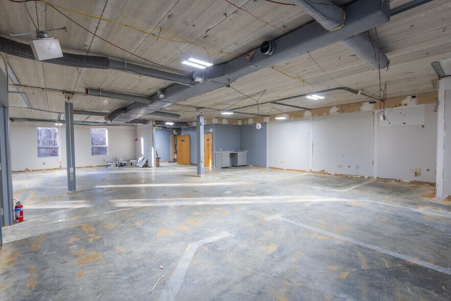 More Photos Of 875 Centerville Rd, Warwick Medical For Sale