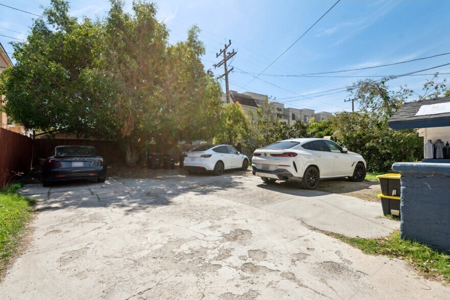 More Photos Of 426 Ivy St, Glendale Apartments For Sale