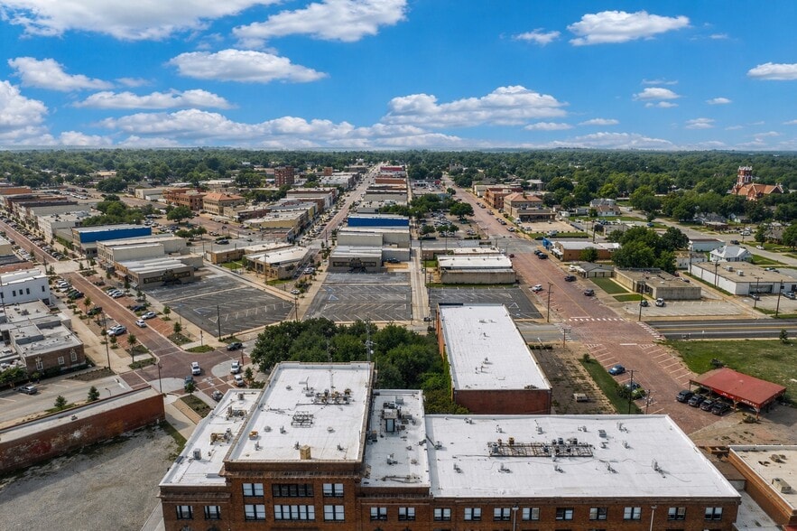 More Photos Of 114 N Houston Ave, Denison Office For Sale