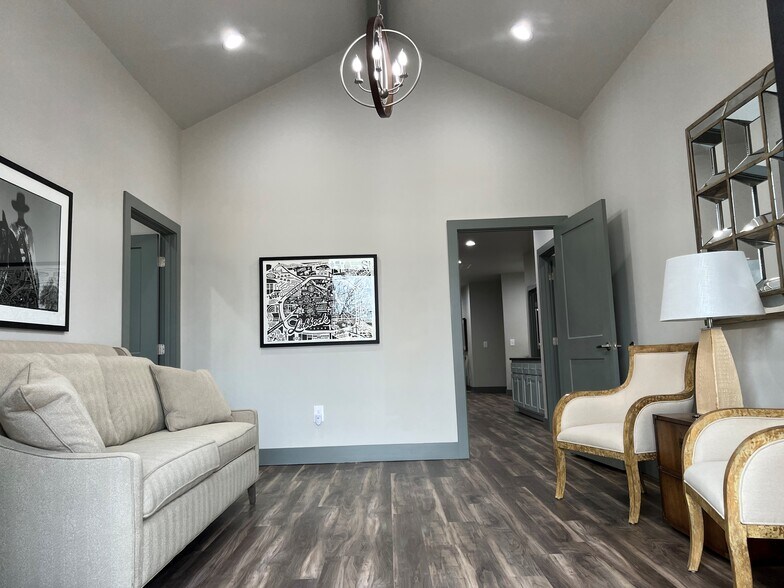 More Photos Of 4606 67th St, Lubbock Office For Sale